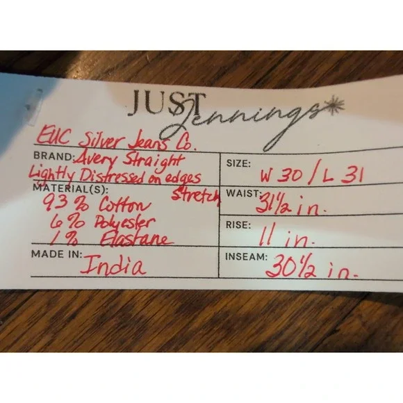 EUC Silver Jeans Co Womens Avery Straight Jeans 30x31 Light Edge Distressing - Picture 2 of 3